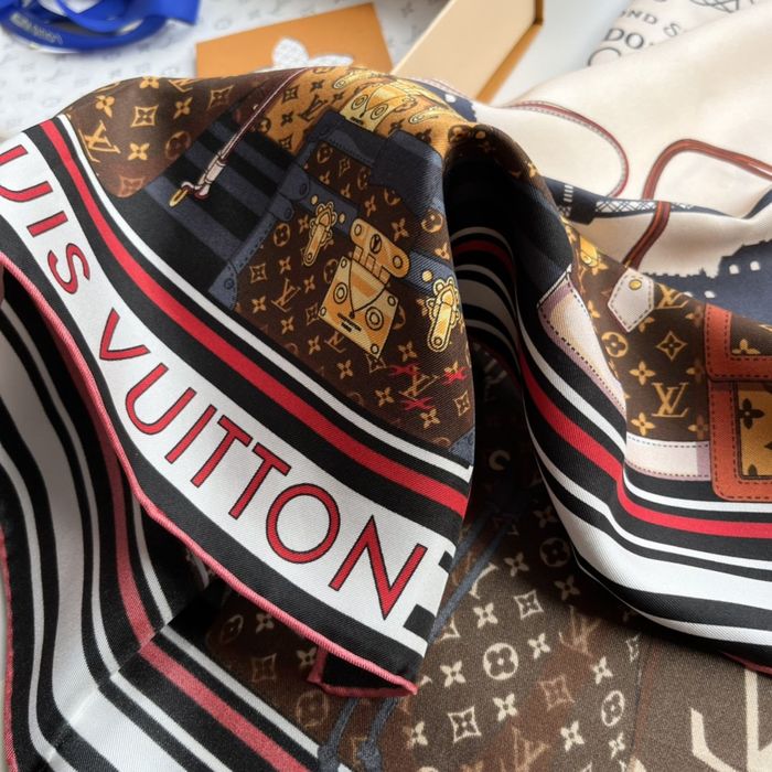 Louis Vuitton Scarf LVS00106